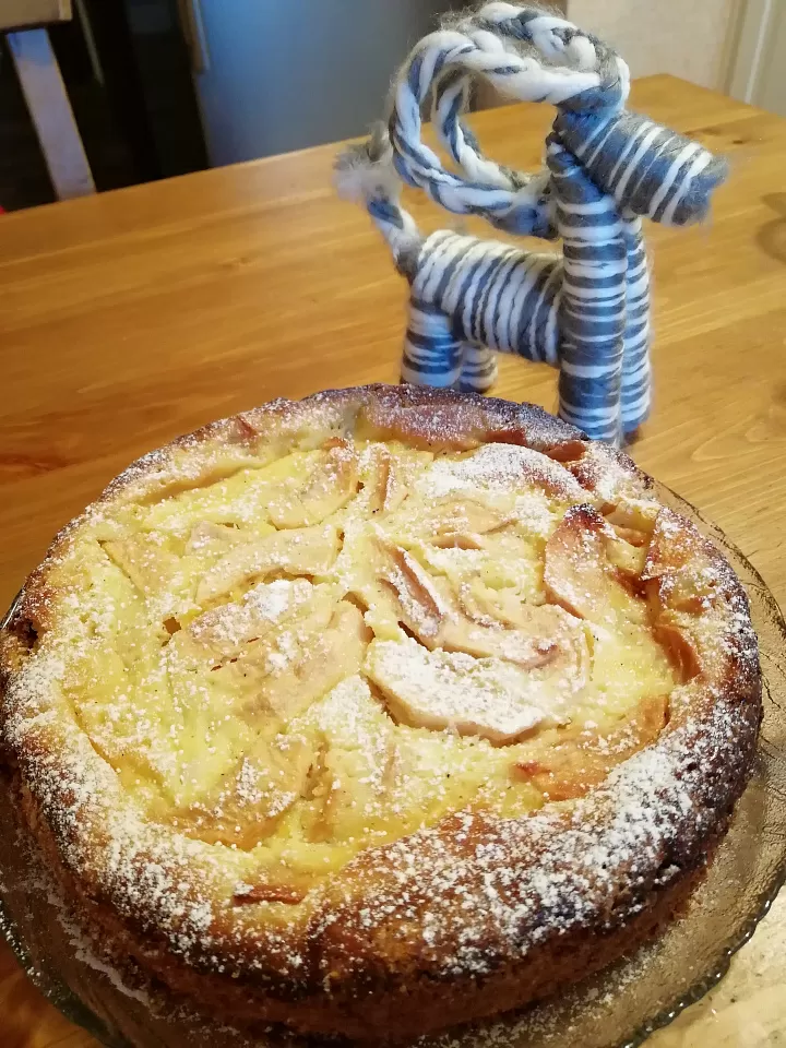 Яблочный пирог с пудингом