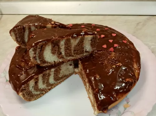 Пирог Зебра с шоколадной глазурью для мультиварки