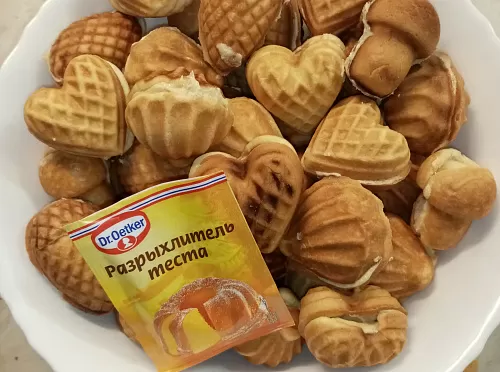 Фото рецепта Орешки со сгущеным молоком