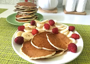 Банановые панкейки на завтрак