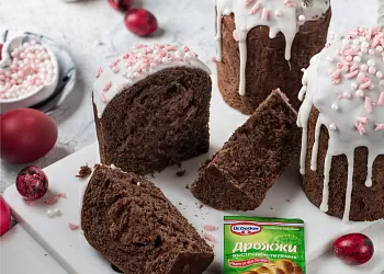 Шоколадные куличи с вишней