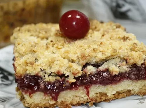 Фото рецепта Насыпной пирог с вишней 