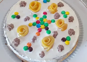Торт с персиками