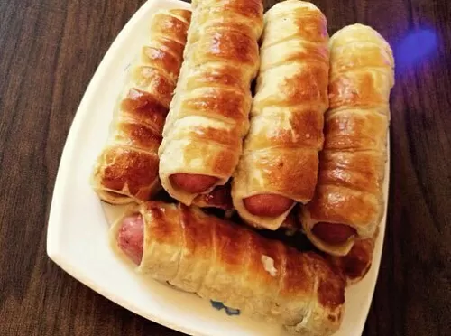 Фото рецепта Быстрые сосиски в тесте