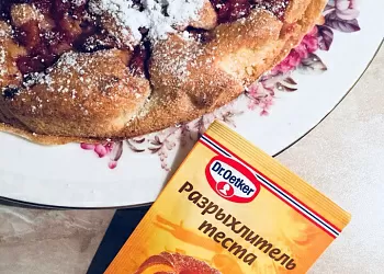 Вишневый пирог с кислинкой
