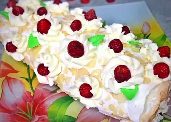Меренговый рулет с Миндалем.