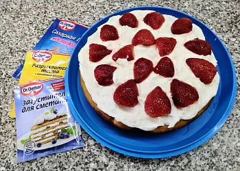 Клубничный пирог со сметанным кремом