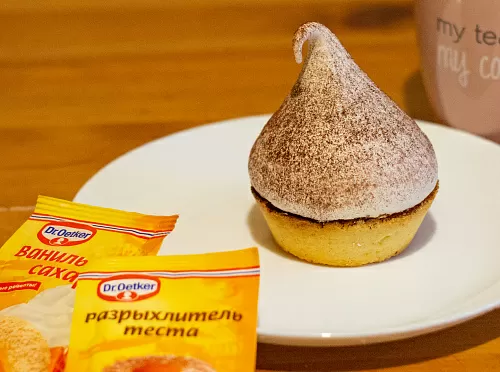 Фото рецепта Тарталетки с лимонным кремом и меренгой