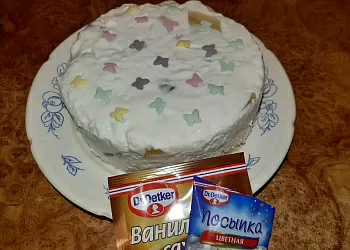 Десерт на сметане с желе и печеньем