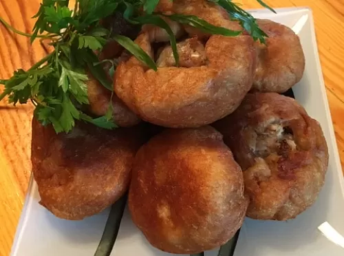 Фото рецепта Вкусные и полезные беляши из цельнозерновой муки на сыворотке из козьего молока.