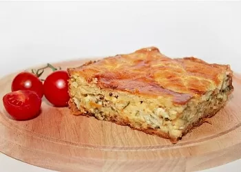 Пирог с сыром и луком