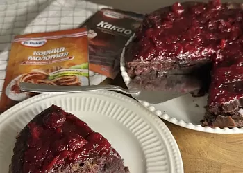 Медовая коврижка с вишнёвым желе