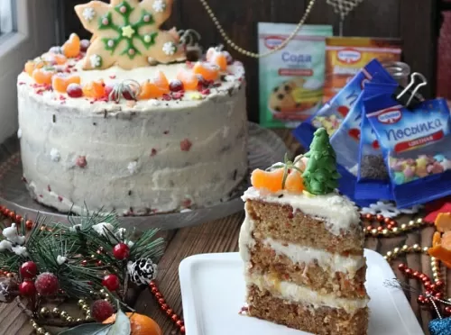 Фото рецепта Морковный торт с сырным кремом и мандариновой карамелью