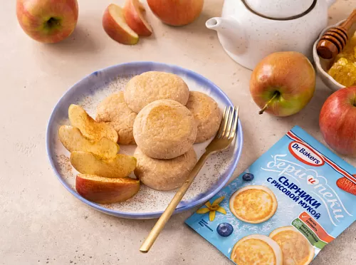 Яблочные сырники с корицей