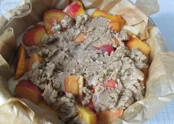 Пирог с нектаринами