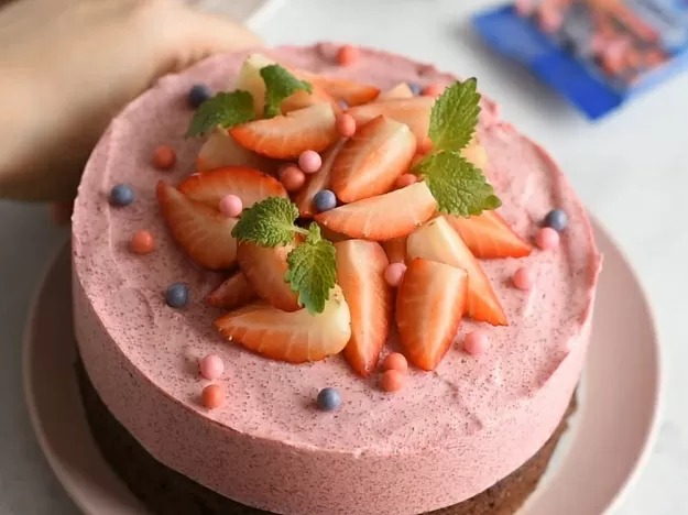 Клубничное суфле для торта