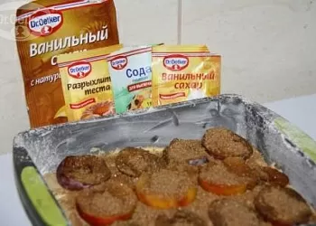 Сливово-нектариновый пирог
