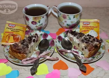 Пирог с творогом и брусникой