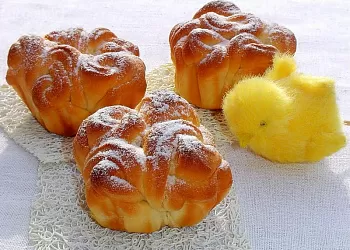 Нежные пасхальные булочки