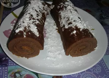 Бисквитный рулет со сгущёнкой