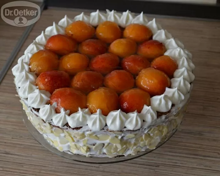 Торт с абрикосами