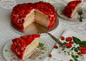 Торт "Клубничное сердце"