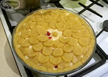 Рисовый пирог с вишней