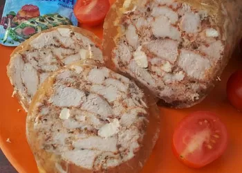 Куриное филе в желе, с сыром.