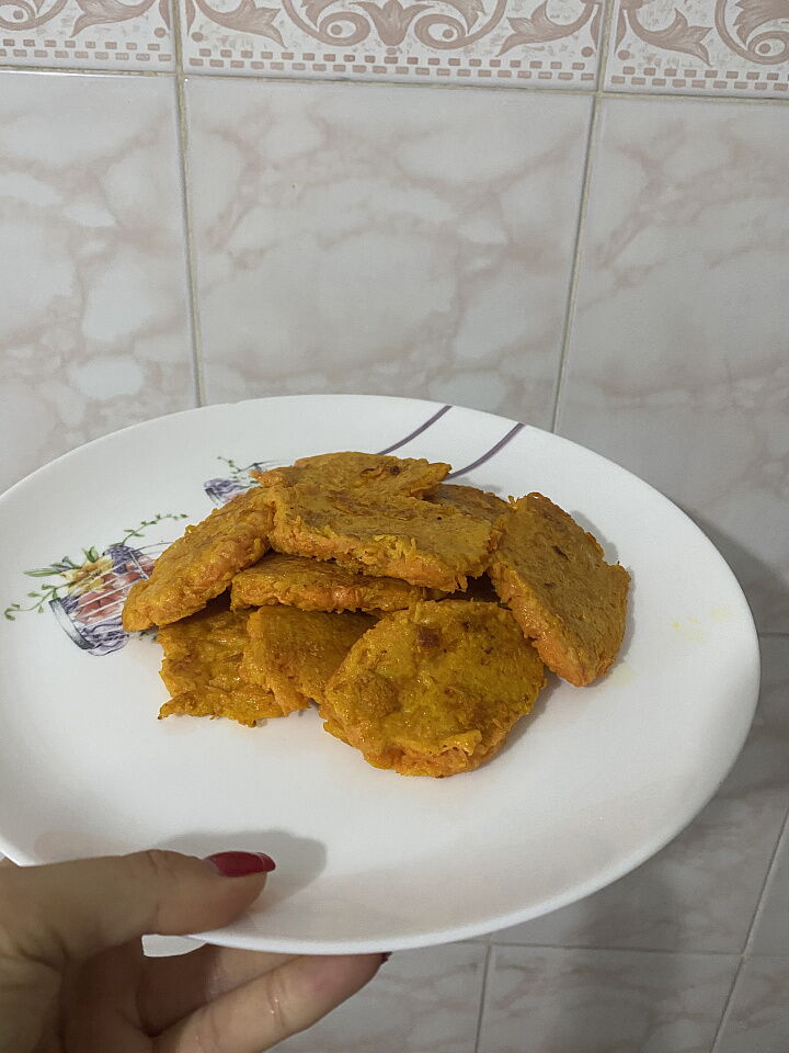 Морковные оладьи фото