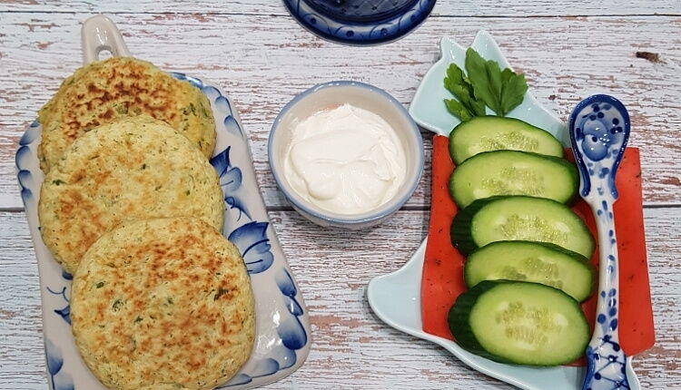 Сырные оладушки с зеленью