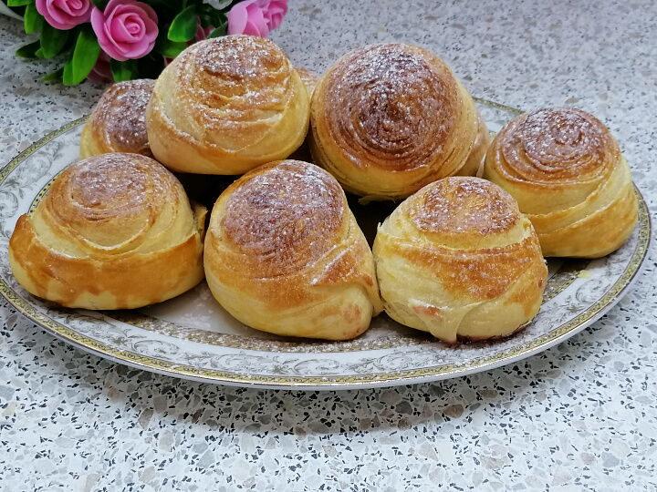 Слойки с шоколадной начинкой фото