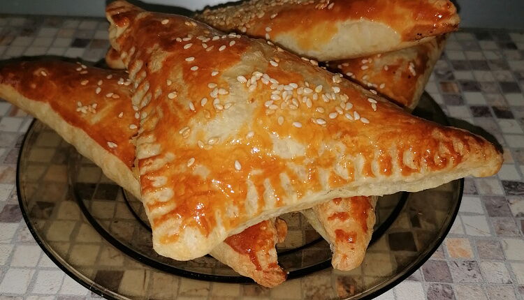 Слойки с сыром