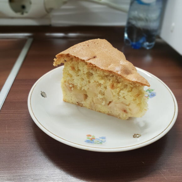 Шарлотка с ароматными грушами по деревенски  фото