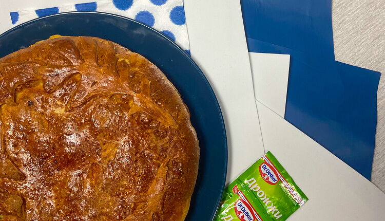 Закрытый пирог с капустой и яйцом