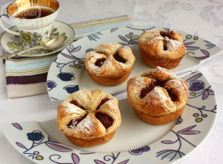 Пирожки с вишней фото рецепта