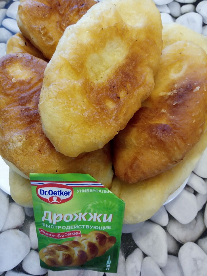 Сочные жареные пирожки с картошкой и грибами фото рецепта