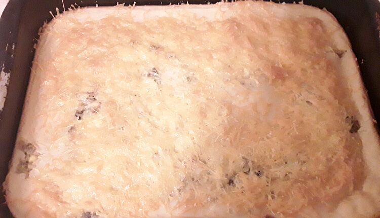 Рыбный пирог с рисом и яйцами