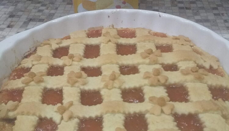 Пирог с яблочным повидлом