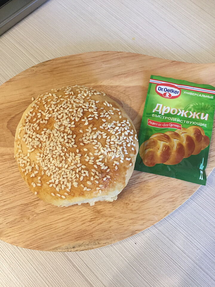 Не сладкие булочки с кунжутом фото рецепта