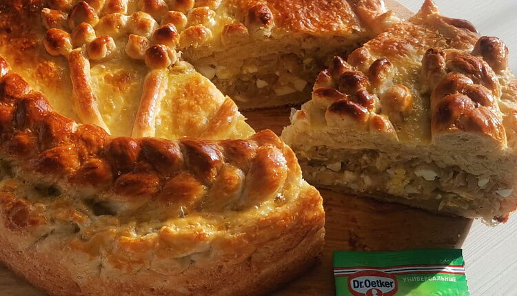 Закрытый пирог с капустой и яйцом