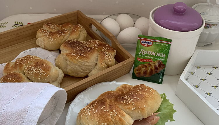 Бейгл с лососем и рукколой