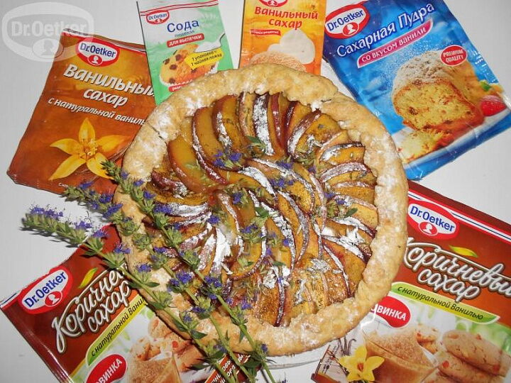 Тарт с нектаринами и иссопом фото