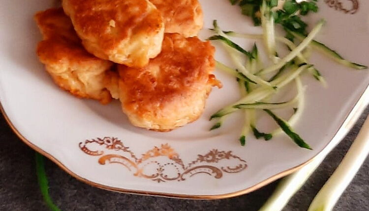 Сырные оладушки с зеленью