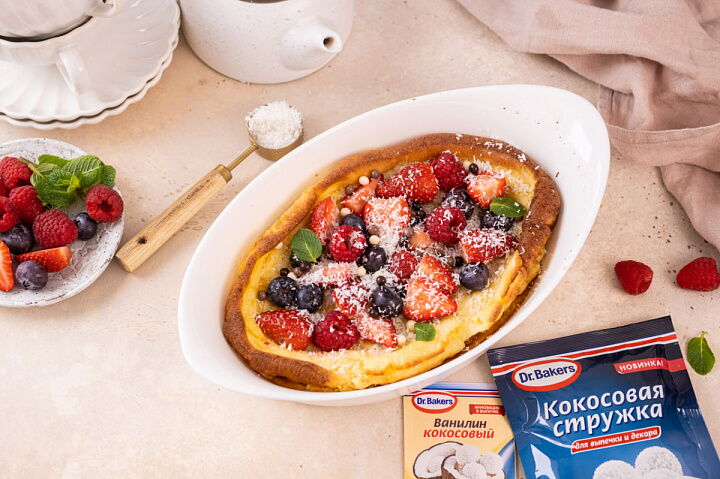 Пышный блин-омлет Dutch baby с кокосом фото