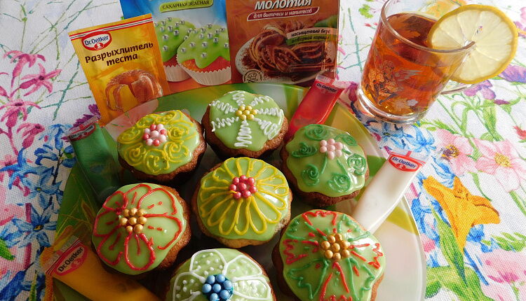 Морковные маффины с глазурью
