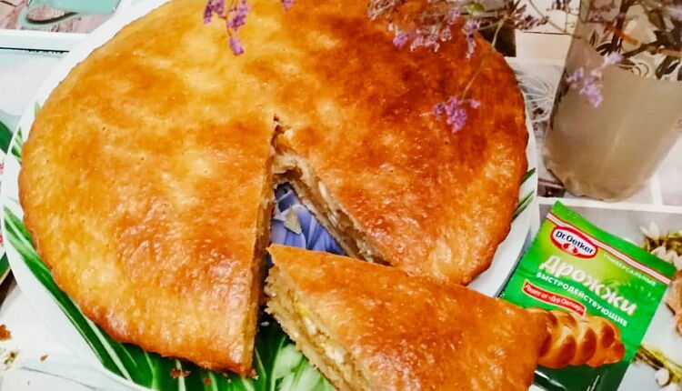 Закрытый пирог с капустой и яйцом