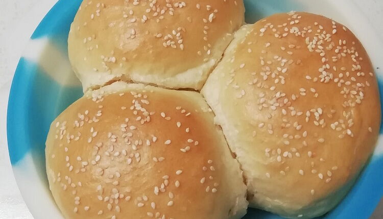 Не сладкие булочки с кунжутом
