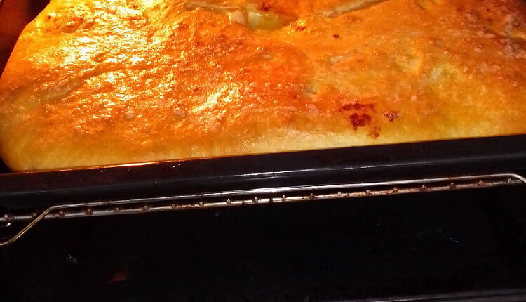Пирог с картошкой и зеленью