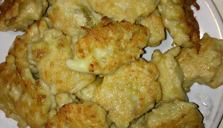 Груши в кляре с карамельным соусом