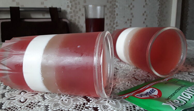 Трехцветное желе